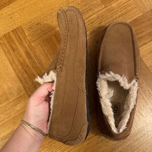 UGG Ascot Men's Tan Loafer Slippers